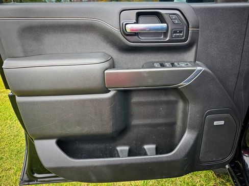 Used 2020 GMC Sierra 2500 AT4 w/ AT4 Premium Package image 12