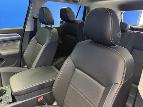 Used 2023 Volkswagen Atlas SEL AWD/4WD image 12