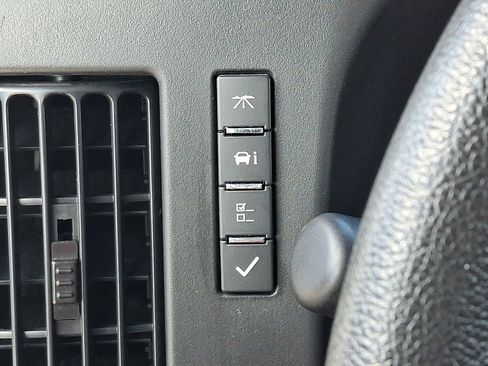 Used 2025 Chevrolet Express 2500 w/ Driver Convenience Package RWD image 24