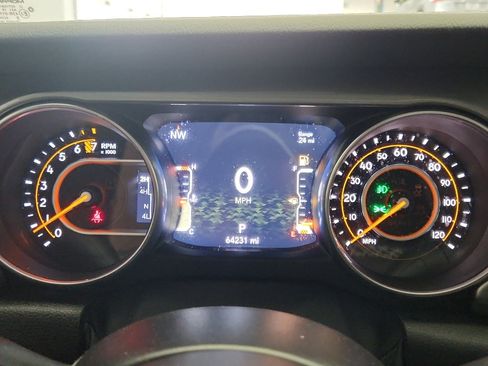 Used 2019 Jeep Wrangler Unlimited Sahara image 14