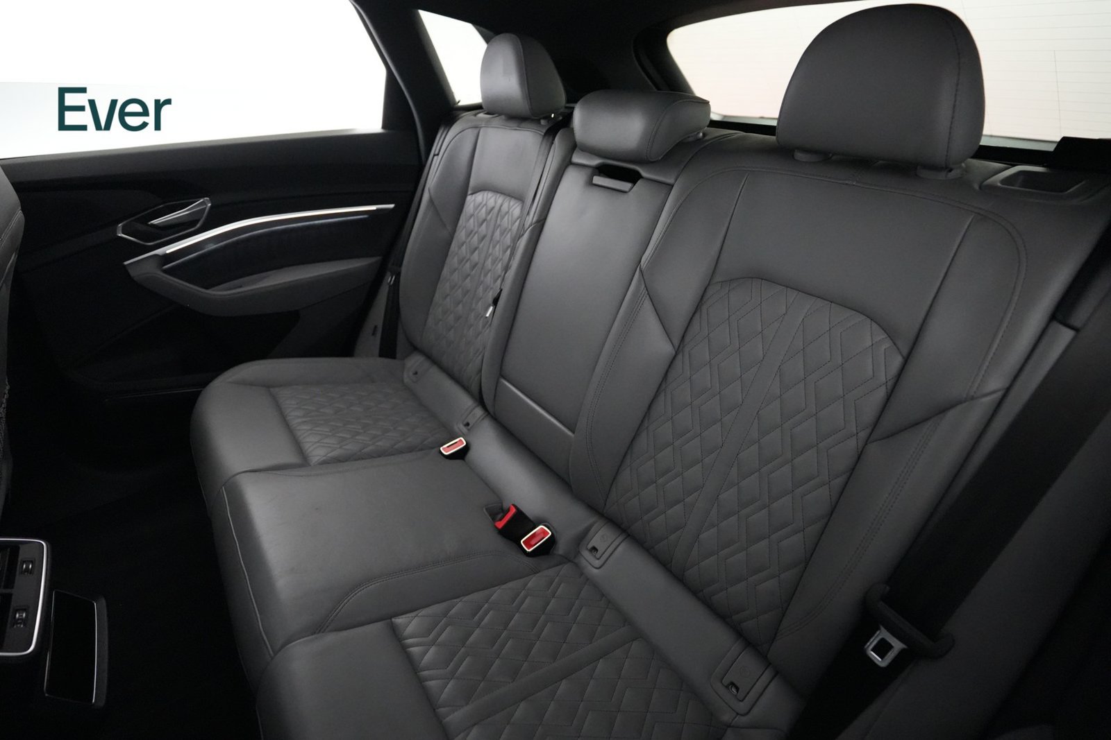 Used 2024 Audi SQ8 e-tron Premium Plus w/ Black Optic Package AWD/4WD image 24