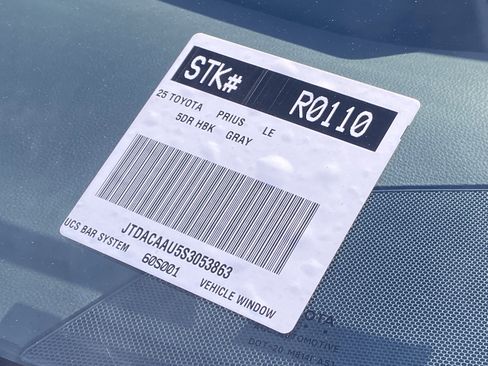 Certified 2025 Toyota Prius LE image 31