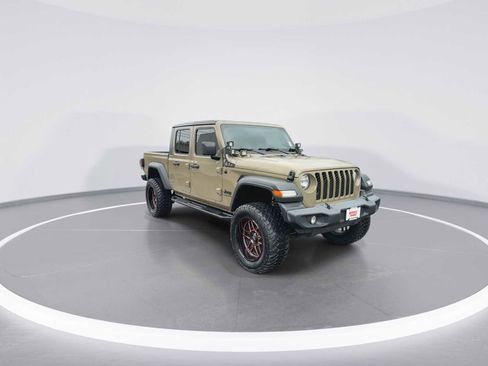 Used 2020 Jeep Gladiator Sport w/ Trailer Tow Package AWD/4WD image 2