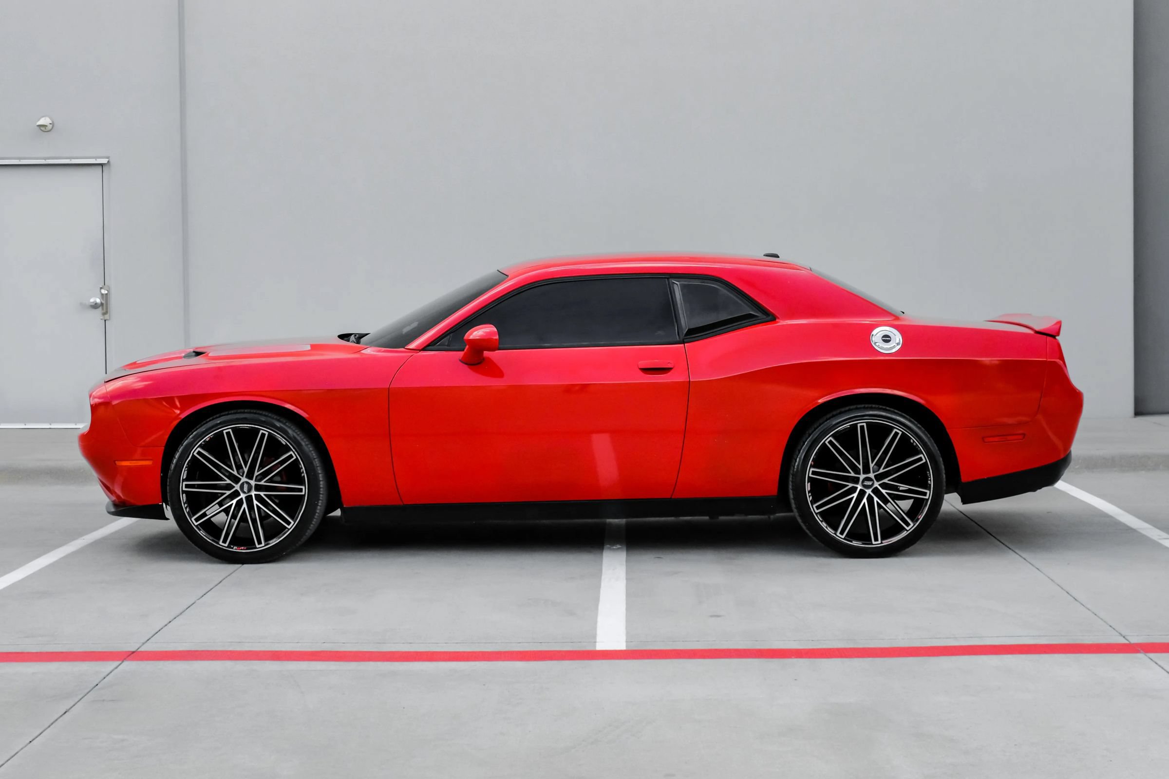 Used 2019 Dodge Challenger SXT RWD image 16