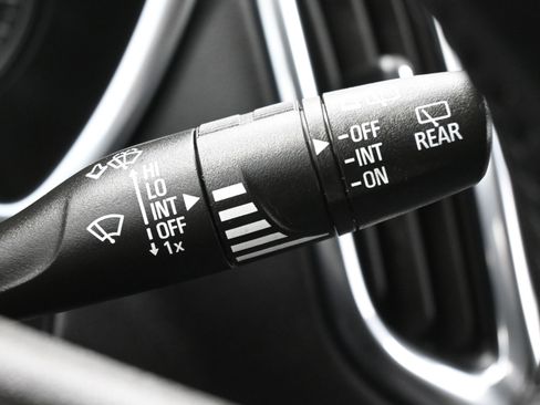 Used 2020 Chevrolet Equinox LT w/ Midnight Edition image 39