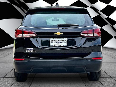 Used 2024 Chevrolet Equinox LS FWD image 4
