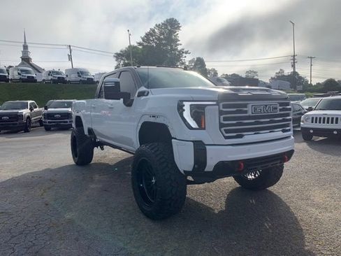 Used 2026 GMC Sierra 2500 AT4 w/ AT4 Premium Plus Package AWD/4WD image 2