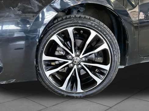 Used 2018 Toyota Corolla SE FWD image 10