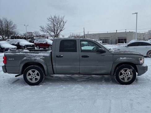 Used 2011 Dodge Dakota Big Horn image 3