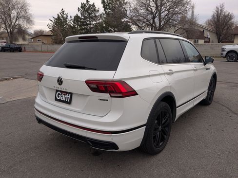 Used 2022 Volkswagen Tiguan SE R-Line image 3