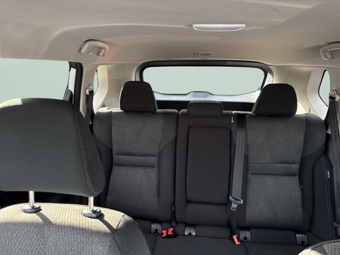 Used 2025 Nissan Rogue SV AWD/4WD image 18