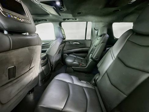 Used 2019 Cadillac Escalade ESV Platinum AWD/4WD image 25