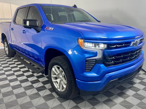 Used 2025 Chevrolet Silverado 1500 RST AWD/4WD image 7