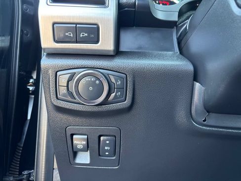 Used 2018 Ford F150 Platinum w/ Equipment Group 701A Luxury AWD/4WD image 42
