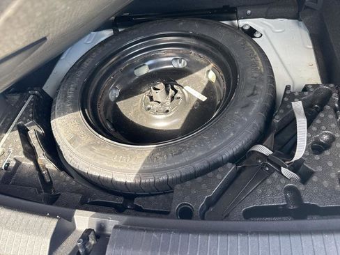 Used 2021 Volkswagen Tiguan SE R-Line image 39