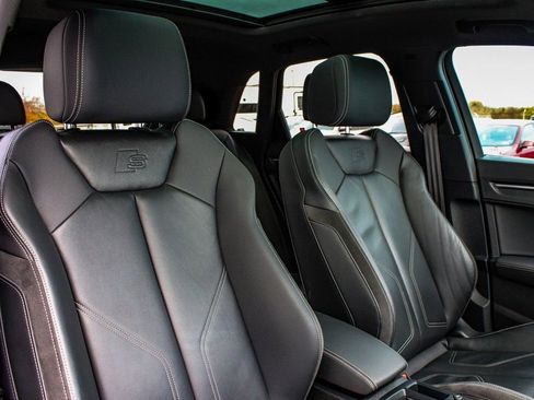 Used 2020 Audi Q3 2.0T Premium Plus w/ Premium Plus Package image 40