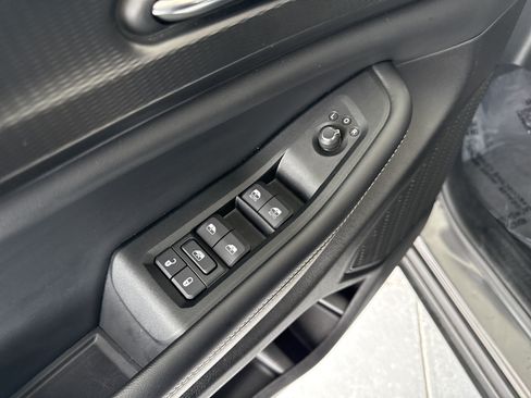 Used 2024 Jeep Grand Cherokee Laredo X RWD image 14