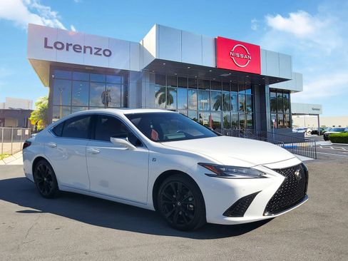 Used 2024 Lexus ES 350 F Sport w/ Accessory Package (Z2) image 3