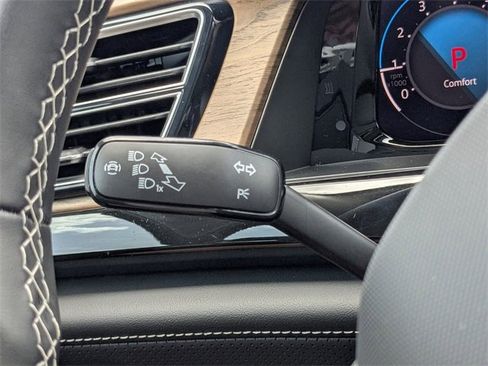 New 2026 Volkswagen Atlas SE image 32