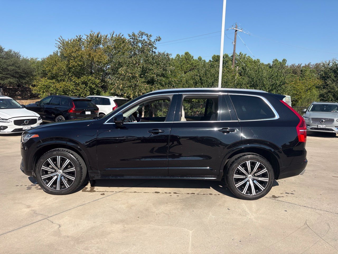 Used 2021 Volvo XC90 T6 Momentum AWD/4WD image 8
