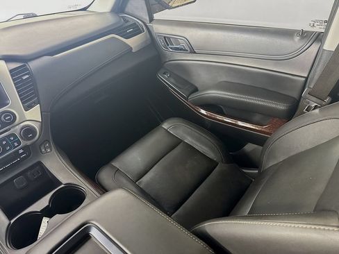 Used 2020 GMC Yukon XL SLT AWD/4WD image 25