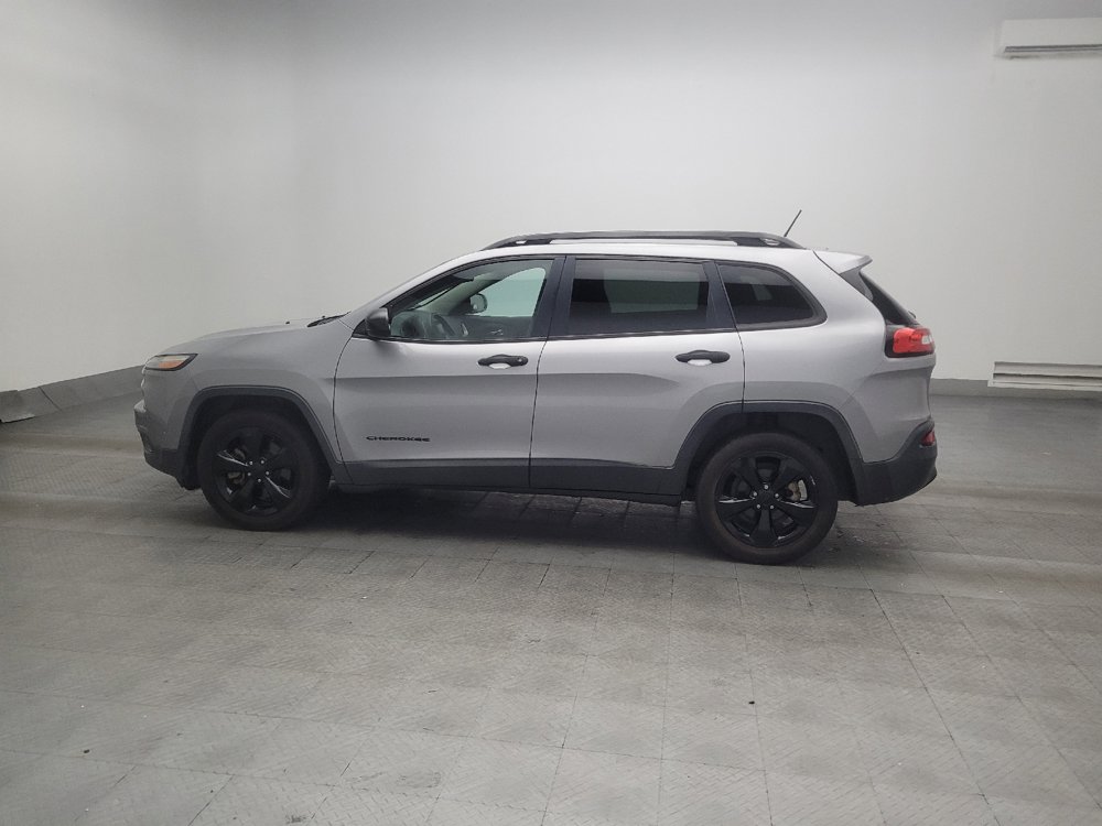 Used 2017 Jeep Cherokee Sport FWD image 3