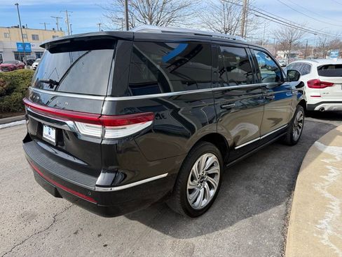 Used 2024 Lincoln Navigator Reserve image 12