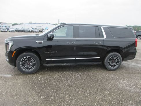 New 2026 GMC Yukon XL Elevation w/ Elevation Premium Package AWD/4WD image 7
