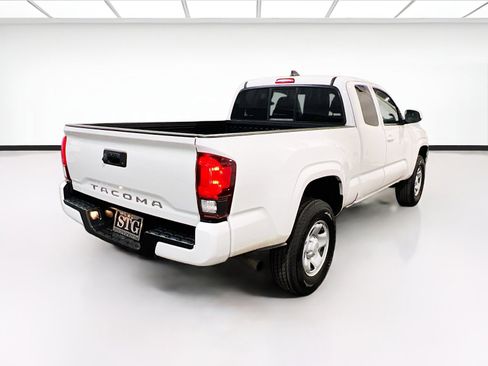 Used 2022 Toyota Tacoma SR w/ SR Convenience Package RWD image 4