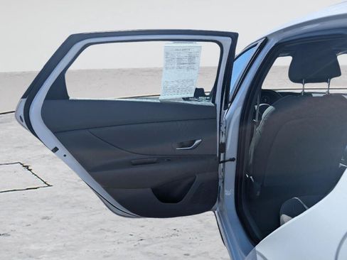 Used 2024 Hyundai Elantra SEL FWD image 15