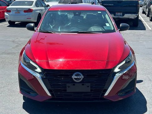 Used 2025 Nissan Altima 2.5 SV FWD image 9