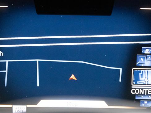 Used 2023 BMW X7 M60i w/ Executive Package image 83