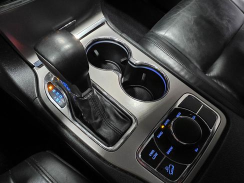 Used 2020 Jeep Grand Cherokee Limited AWD/4WD image 36