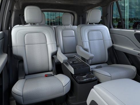New 2026 Lincoln Aviator Black Label w/ Dynamic Handling Package AWD/4WD image 11