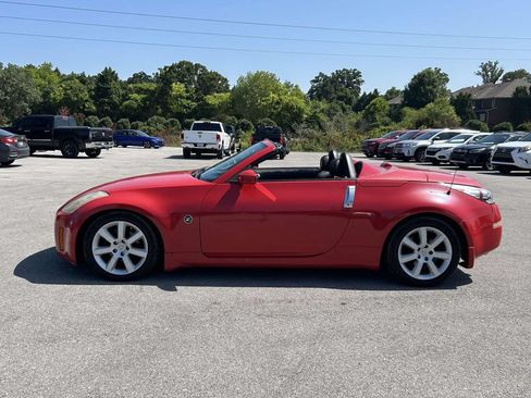 Used 2005 Nissan 350Z Touring RWD image 25