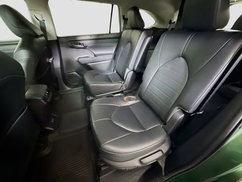 Used 2023 Toyota Highlander XLE AWD/4WD image 26