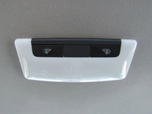 Used 2025 Nissan Sentra SV image 29