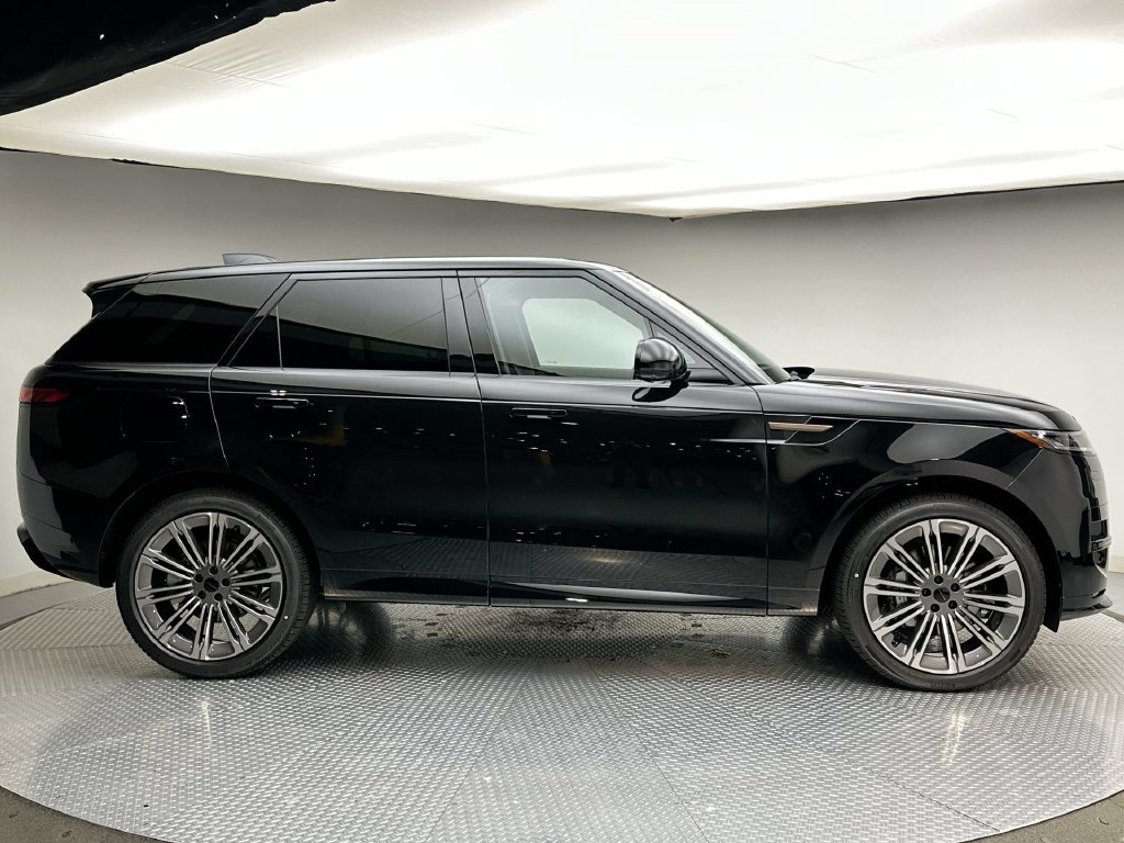 New 2027 Land Rover Range Rover Sport Dynamic SE AWD/4WD image 4