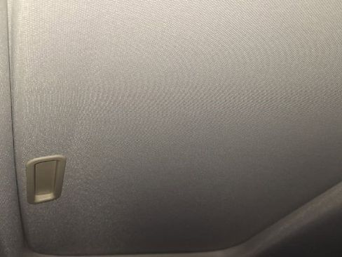 Used 2017 Ford Fusion SE w/ Fusion SE Technology Package image 2