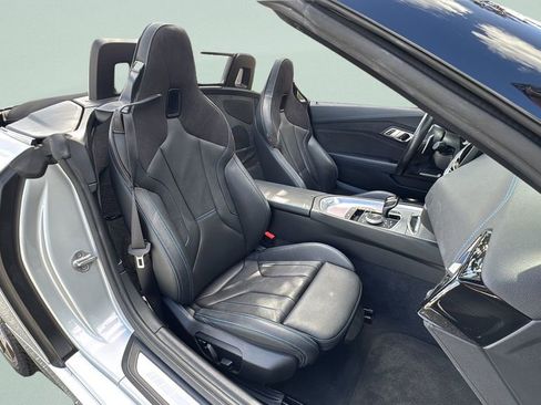 Used 2021 BMW Z4 M40i w/ Premium Package image 19