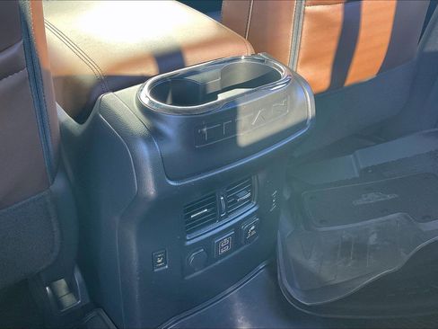 Used 2022 Nissan Titan Platinum Reserve w/ Moonroof Package image 40