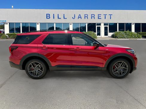 New 2026 Ford Explorer ST-Line w/ ST-Line Street Pack RWD image 3