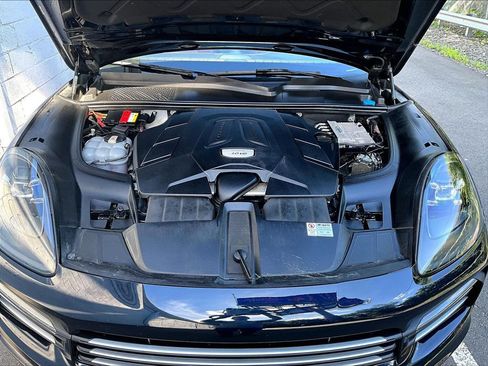 Certified 2021 Porsche Cayenne AWD/4WD image 15