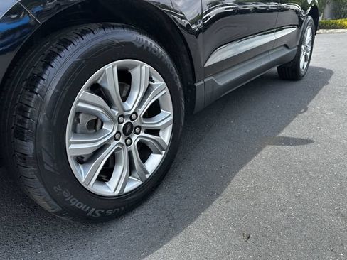 Certified 2023 Ford Edge Titanium AWD/4WD image 12