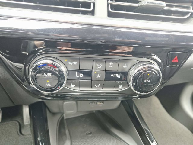 New 2026 Chevrolet Trax RS w/ Sunroof Package FWD image 25