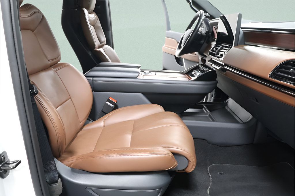Used 2024 Lincoln Navigator Reserve AWD/4WD image 26