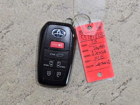 Certified 2025 Toyota Sienna XSE w/ XSE Premium Package AWD/4WD image 33