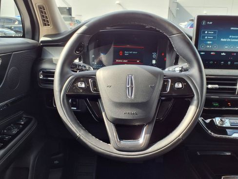 Used 2025 Lincoln Corsair FWD image 14