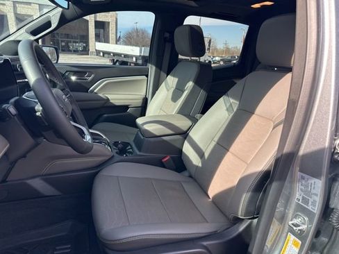 Used 2024 Chevrolet Colorado ZR2 w/ ZR2 Convenience Package III image 15