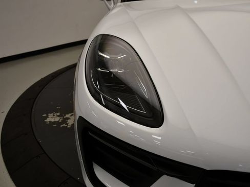 Certified 2026 Porsche Macan AWD/4WD image 14